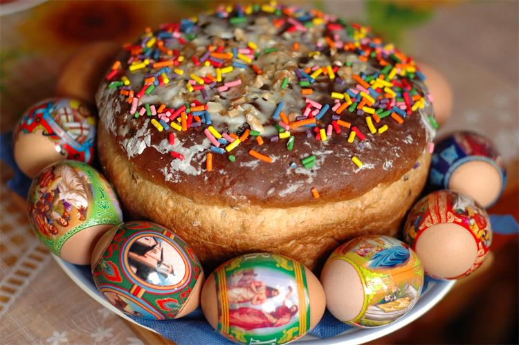 Православные христиане празднуют свой главный праздник Святую Пасху - Воскресение Господне